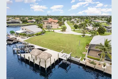 2208 SE 27th St, Cape Coral, FL 33904 - Photo 6