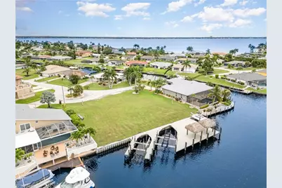 2208 SE 27th St, Cape Coral, FL 33904 - Photo 4