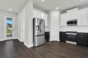 2530 NW 25th Pl, Cape Coral, FL 33993 - Photo 4