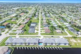 724 SW 47th St, Cape Coral, FL 33914 - Photo 8