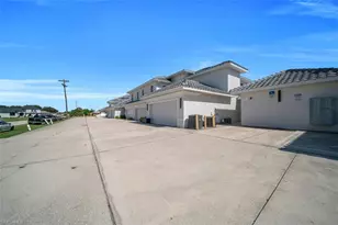 710 SW 47th St, Cape Coral, FL 33914 - Photo 4