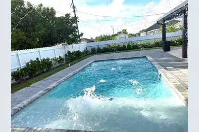 814 Santa Barbara Blvd, Cape Coral, FL 33991 - Photo 4