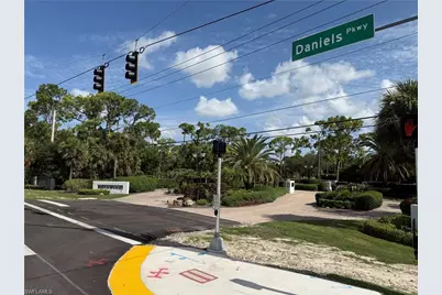 13504 Brynwood Ln, Fort Myers, FL 33912 - Photo 4