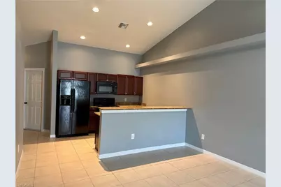 926/928 SW 39th Ter, Cape Coral, FL 33914 - Photo 2