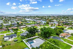 2705 SE 18th Pl, Cape Coral, FL 33904 - Photo 30