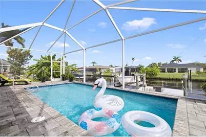 107 SW 39th St, Cape Coral, FL 33914 - Photo 2