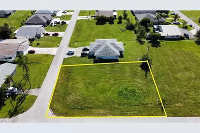 602 SE 9th St, Cape Coral, FL 33990 - Photo 2