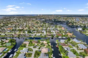 419 Pinecrest Ct, Cape Coral, FL 33904 - Photo 42