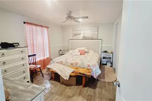 352 Shoreland Dr, Fort Myers, FL 33905 - Photo 10