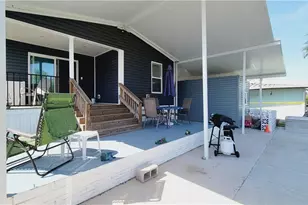 352 Shoreland Dr, Fort Myers, FL 33905 - Photo 4