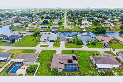 236 SE 20th Ct, Cape Coral, FL 33990 - Photo 36