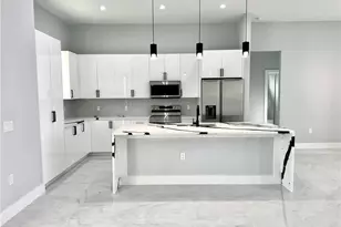 2558 72nd Ave NE, Naples, FL 34120 - Photo 6