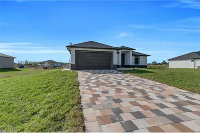 912 Pine Ave, Lehigh Acres, FL 33972 - Photo 2