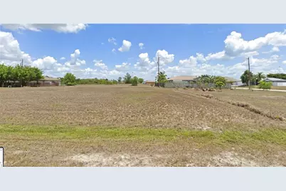 1613 NE Juanita Pl, Cape Coral, FL 33909 - Photo 2