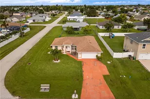302 NE 24th Ave, Cape Coral, FL 33909 - Photo 4