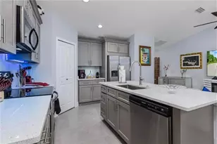 1333 NE 15th Ln, Cape Coral, FL 33909 - Photo 6