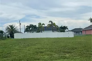 318 Kismet Pkwy W, Cape Coral, FL 33993 - Photo 1