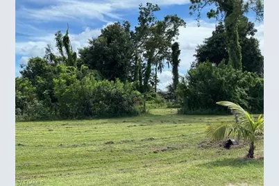 842 Whispering Pines Rd, Cape Coral, FL 33993 - Photo 2