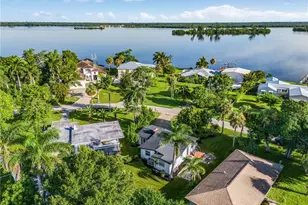 4472 E Riverside Dr, Fort Myers, FL 33905 - Photo 8