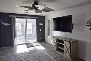 648 Future Dr, North Fort Myers, FL 33917 - Photo 8