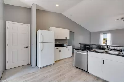 4305 NE 20th Pl, Cape Coral, FL 33909 - Photo 4