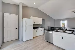 4305 NE 20th Pl, Cape Coral, FL 33909 - Photo 4