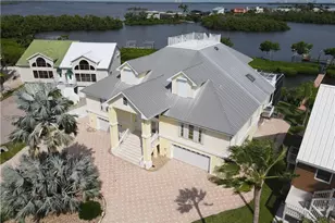 21523 Indian Bayou Dr, Fort Myers Beach, FL 33931 - Photo 8