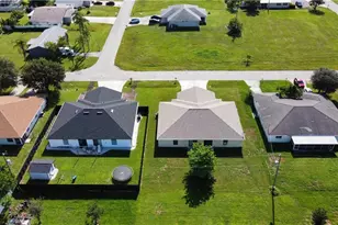 908 SE 6th Ct, Cape Coral, FL 33990 - Photo 20