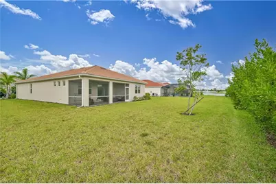 2916 Royal Gardens Ave, Fort Myers, FL 33916 - Photo 4
