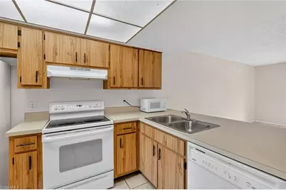 4641 SW Santa Barbara Pl #8, Cape Coral, FL 33914 - Photo 12