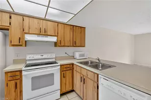 4641 SW Santa Barbara Pl, Cape Coral, FL 33914 - Photo 12