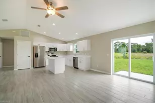 833 Chantilly St E, Lehigh Acres, FL 33974 - Photo 8