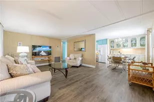 101 Elise Dr, Fort Myers, FL 33908 - Photo 8