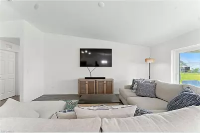 936 NW 6th Ave, Cape Coral, FL 33993 - Photo 8