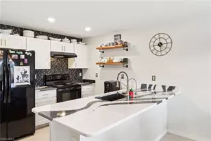 1607 NE 35th Ln, Cape Coral, FL 33909 - Photo 2