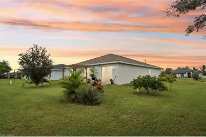 1607 NE 35th Ln, Cape Coral, FL 33909 - Photo 18