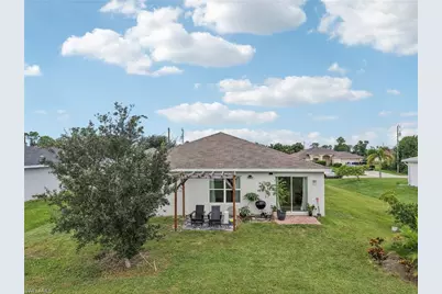 1607 NE 35th Ln, Cape Coral, FL 33909 - Photo 24