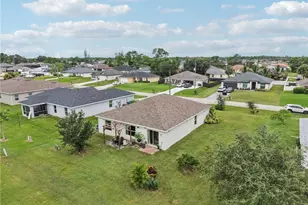 1607 NE 35th Ln, Cape Coral, FL 33909 - Photo 22