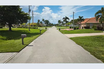 4724 SW 23rd Ave, Cape Coral, FL 33914 - Photo 2
