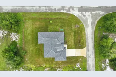 532 Long Island St E, Lehigh Acres, FL 33974 - Photo 4