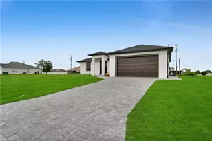 1922 NE 17th Ave, Cape Coral, FL 33909 - Photo 4