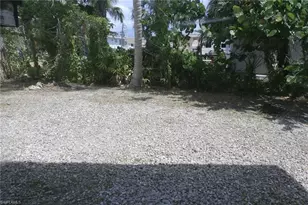 374 Connecticut St, Fort Myers Beach, FL 33931 - Photo 20
