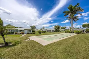 5569 Pendlewood Ln, Fort Myers, FL 33919 - Photo 38