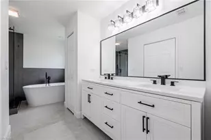 1718 NE 40th Ln, Cape Coral, FL 33909 - Photo 22