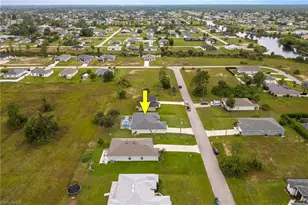 1718 NE 40th Ln, Cape Coral, FL 33909 - Photo 46