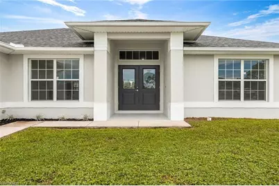 1718 NE 40th Ln, Cape Coral, FL 33909 - Photo 2