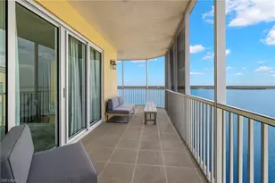 2745 1st St, Fort Myers, FL 33916 - Photo 2