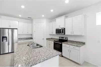 3226 Baravaldo Cir, Cape Coral, FL 33909 - Photo 6