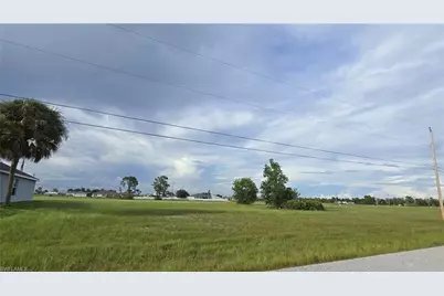 617 NW 15th Ter, Cape Coral, FL 33993 - Photo 2