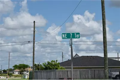 825 NE 7th Ter, Cape Coral, FL 33909 - Photo 1